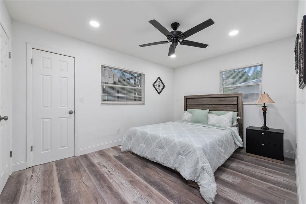 Active With Contract: $394,000 (3 beds, 2 baths, 1699 Square Feet)