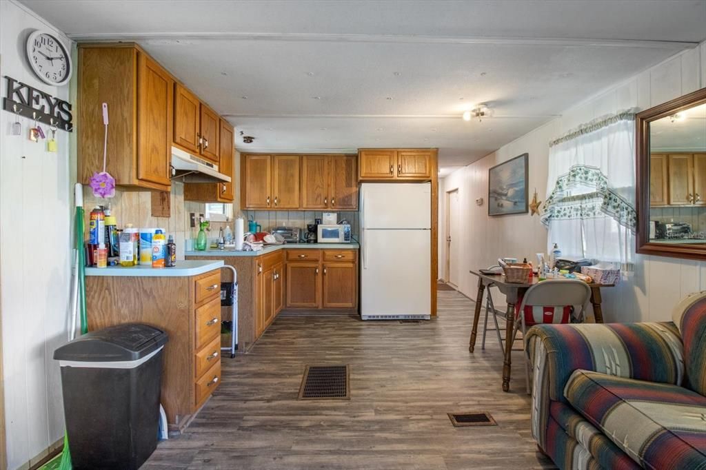 For Sale: $69,999 (1 beds, 1 baths, 480 Square Feet)