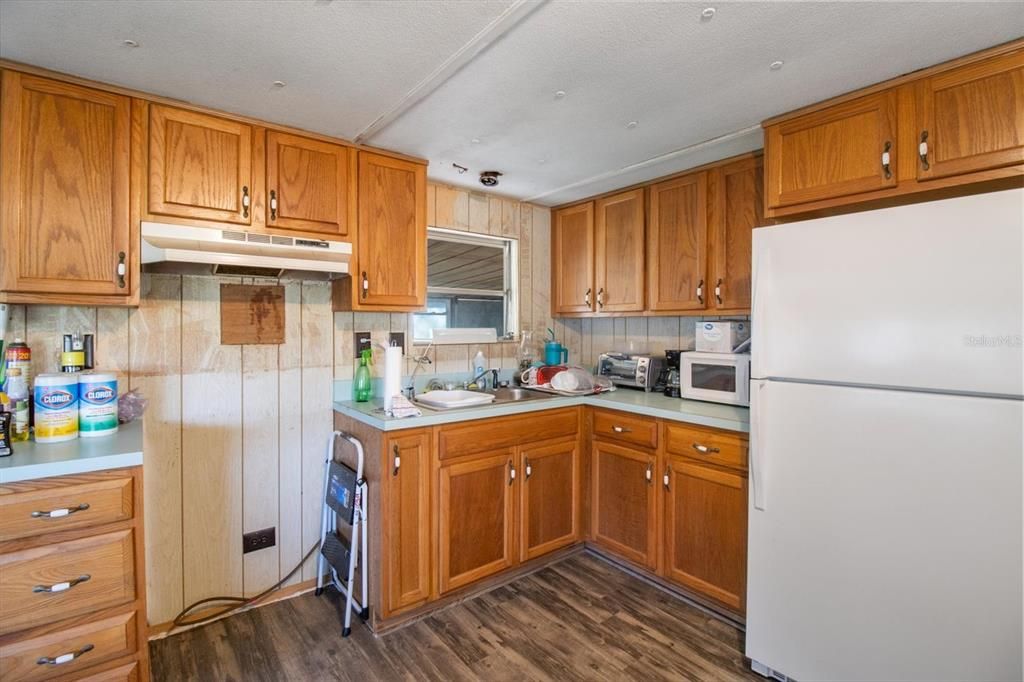 For Sale: $69,999 (1 beds, 1 baths, 480 Square Feet)