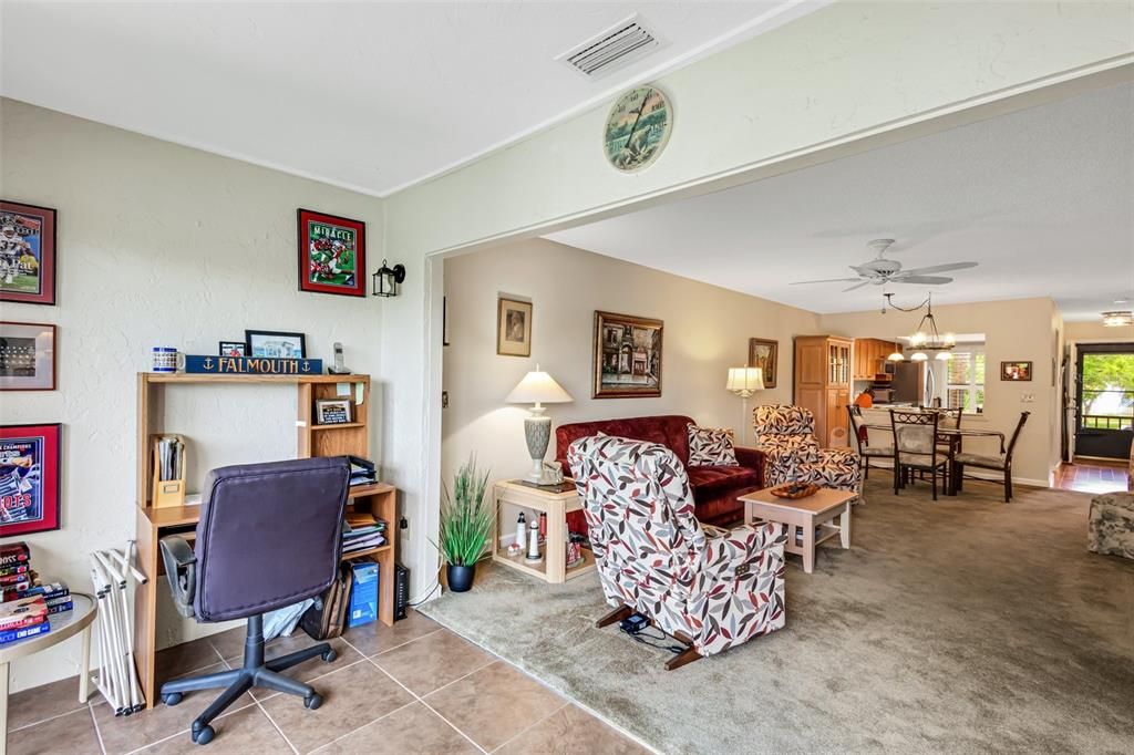 For Sale: $319,000 (2 beds, 2 baths, 1069 Square Feet)