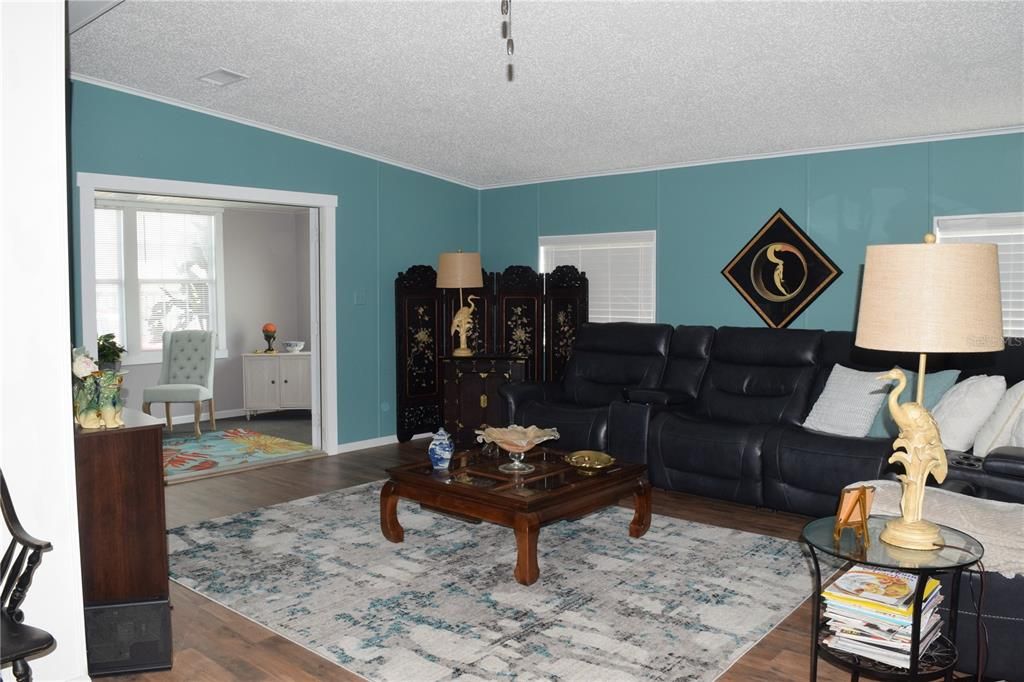 Recently Sold: $219,900 (2 beds, 2 baths, 1372 Square Feet)