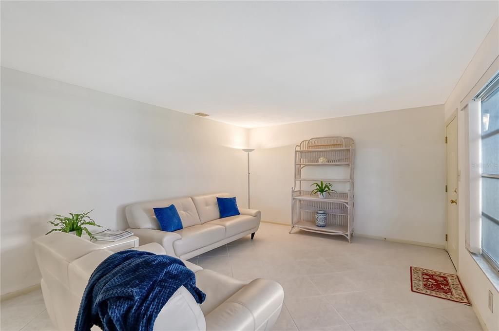 Active With Contract: $468,000 (3 beds, 2 baths, 1450 Square Feet)