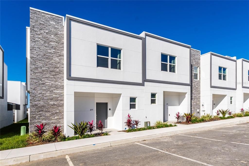 Active With Contract: $490,000 (5 beds, 4 baths, 2143 Square Feet)