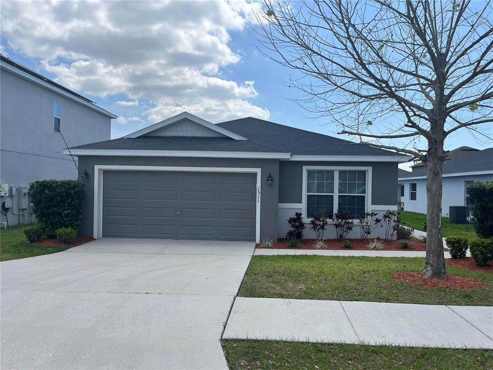 Recently Rented: $2,200 (3 beds, 2 baths, 1478 Square Feet)