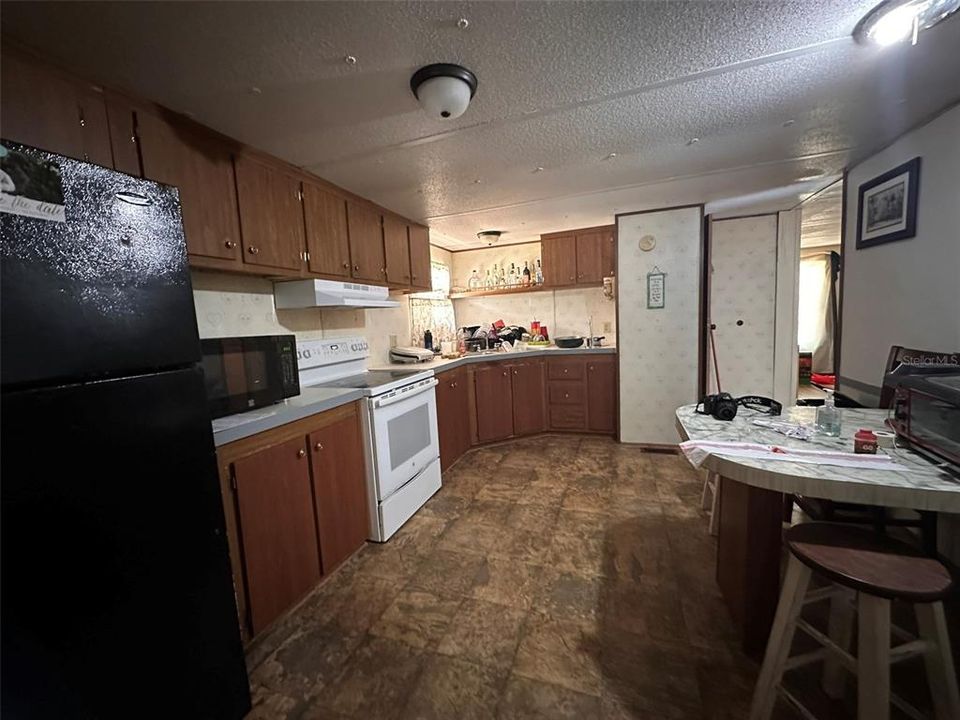 For Sale: $199,900 (3 beds, 2 baths, 1344 Square Feet)