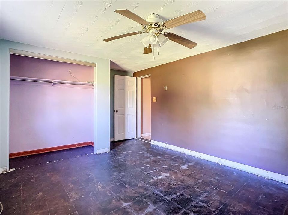 For Sale: $199,900 (3 beds, 2 baths, 2106 Square Feet)