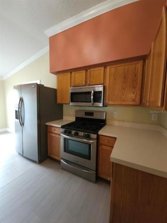 For Rent: $2,695 (4 beds, 2 baths, 1665 Square Feet)