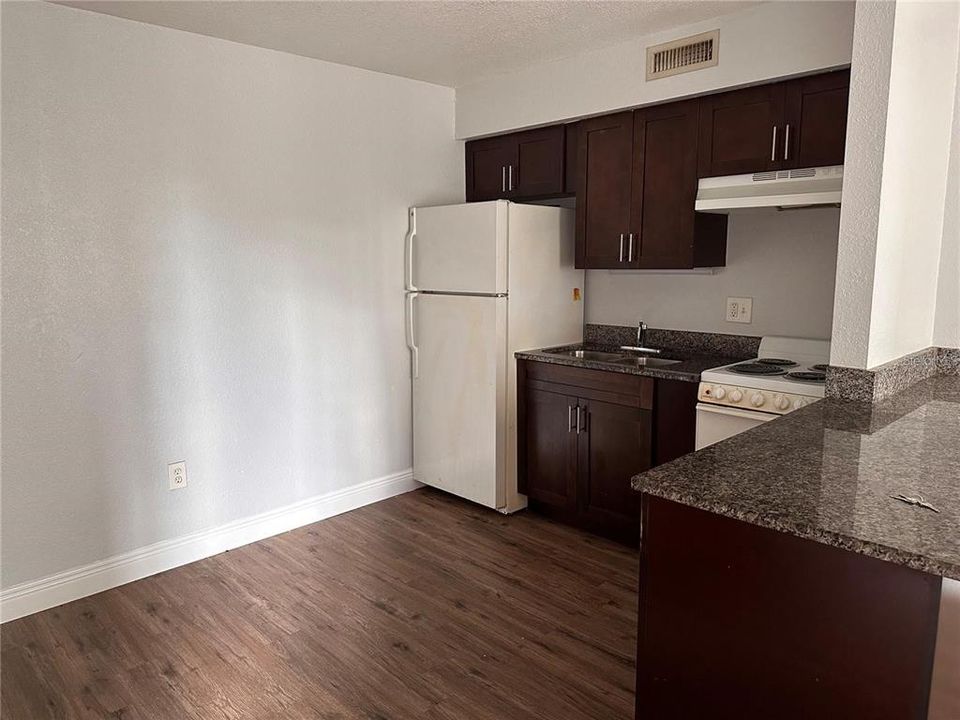 For Rent: $1,039 (1 beds, 1 baths, 525 Square Feet)