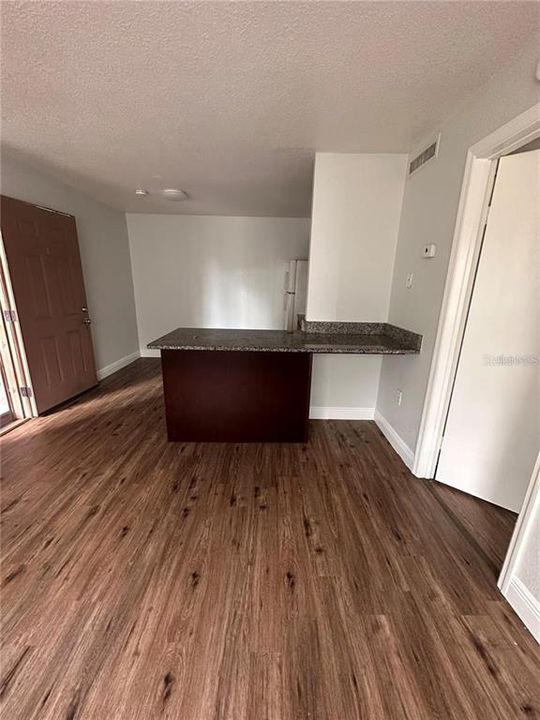 For Rent: $1,039 (1 beds, 1 baths, 525 Square Feet)