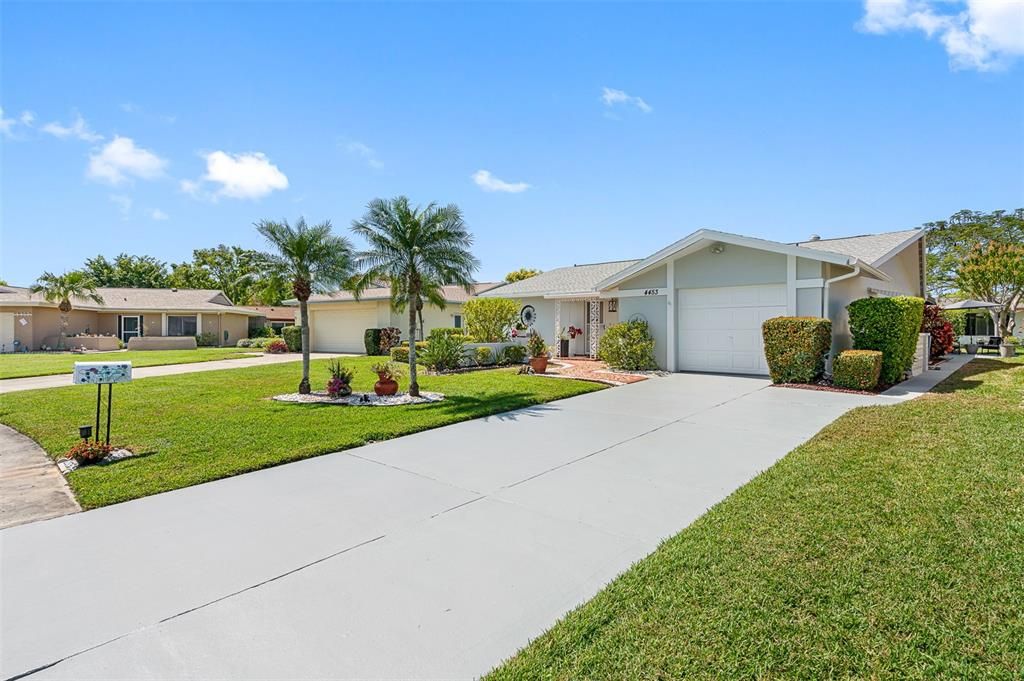 Recently Sold: $365,000 (2 beds, 2 baths, 1451 Square Feet)
