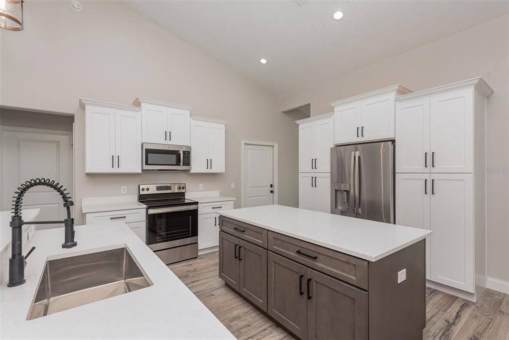 Active With Contract: $475,000 (4 beds, 2 baths, 1819 Square Feet)