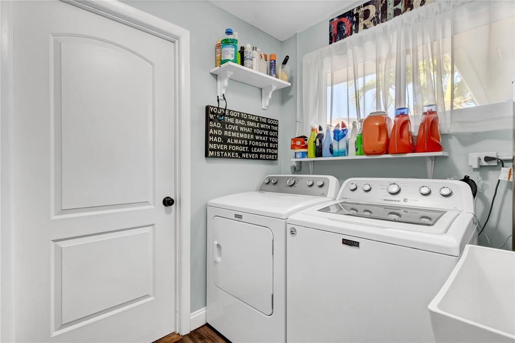 Active With Contract: $1,159,000 (3 beds, 2 baths, 1709 Square Feet)