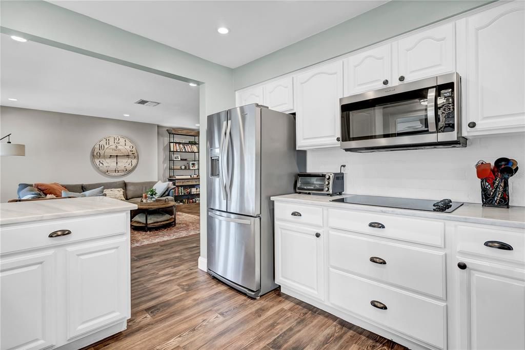 Active With Contract: $1,159,000 (3 beds, 2 baths, 1709 Square Feet)