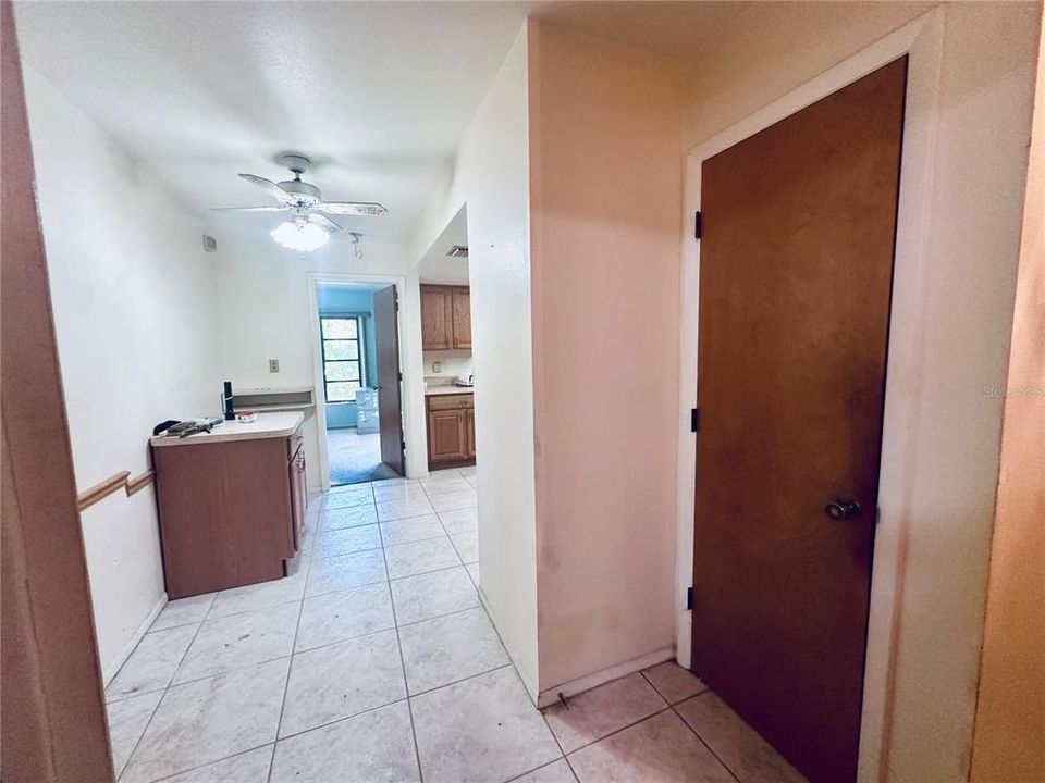 Active With Contract: $195,000 (3 beds, 2 baths, 1348 Square Feet)