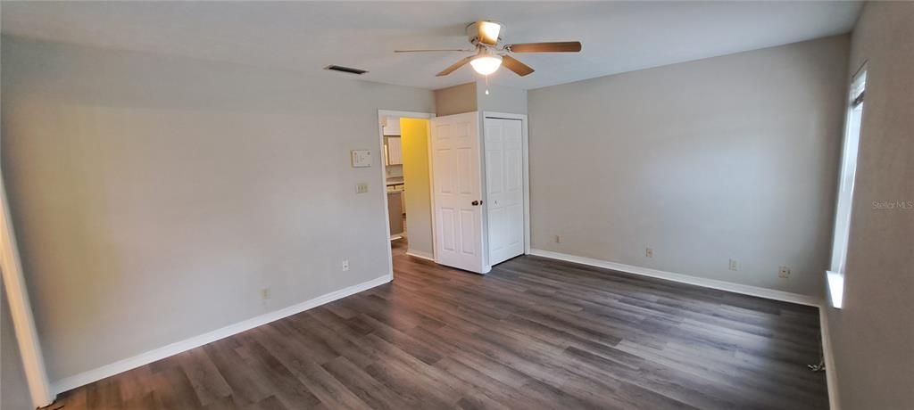 Recently Rented: $2,400 (3 beds, 2 baths, 1527 Square Feet)