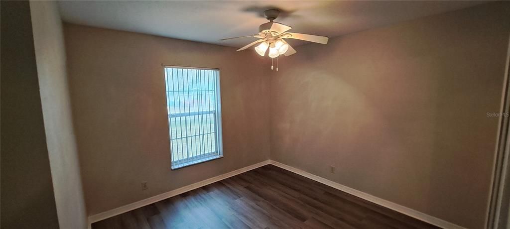 Recently Rented: $2,400 (3 beds, 2 baths, 1527 Square Feet)