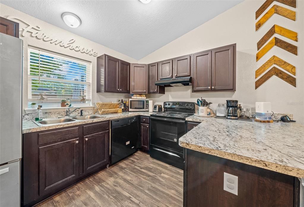 Recently Sold: $235,000 (3 beds, 2 baths, 1014 Square Feet)