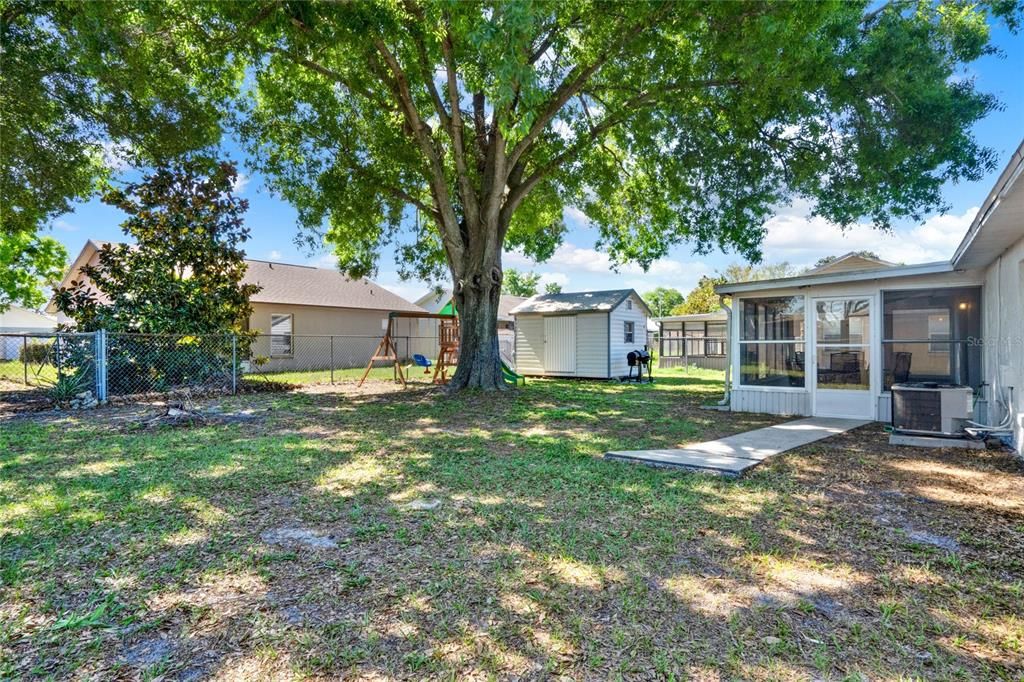 Active With Contract: $259,900 (3 beds, 2 baths, 1315 Square Feet)
