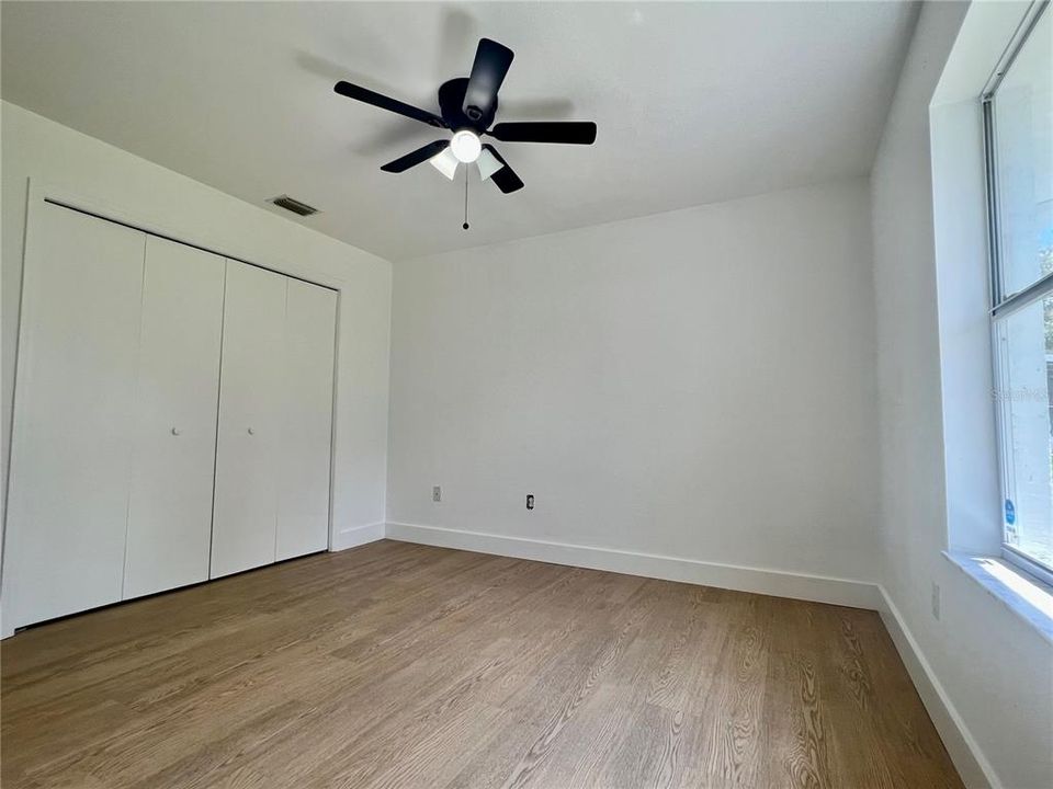 Active With Contract: $205,000 (2 beds, 1 baths, 832 Square Feet)