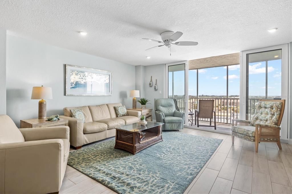 Active With Contract: $1,380,000 (2 beds, 2 baths, 1240 Square Feet)