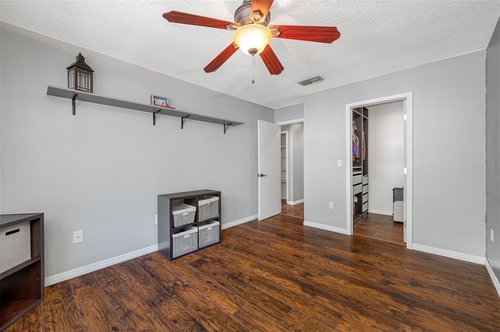 Active With Contract: $249,000 (3 beds, 2 baths, 1272 Square Feet)