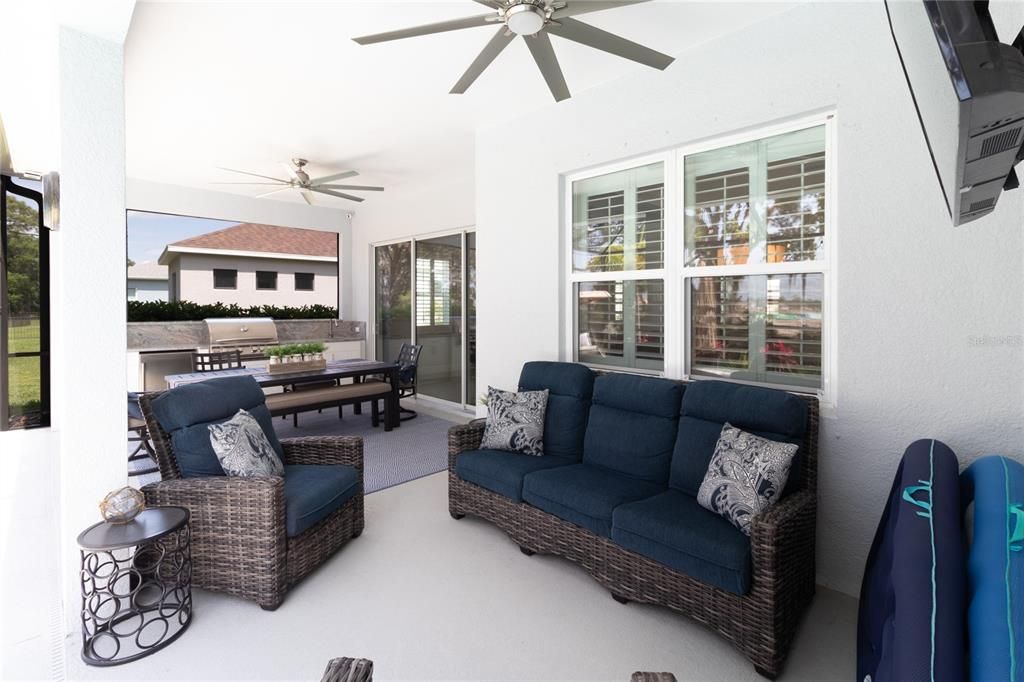 Recently Sold: $686,000 (3 beds, 2 baths, 2274 Square Feet)