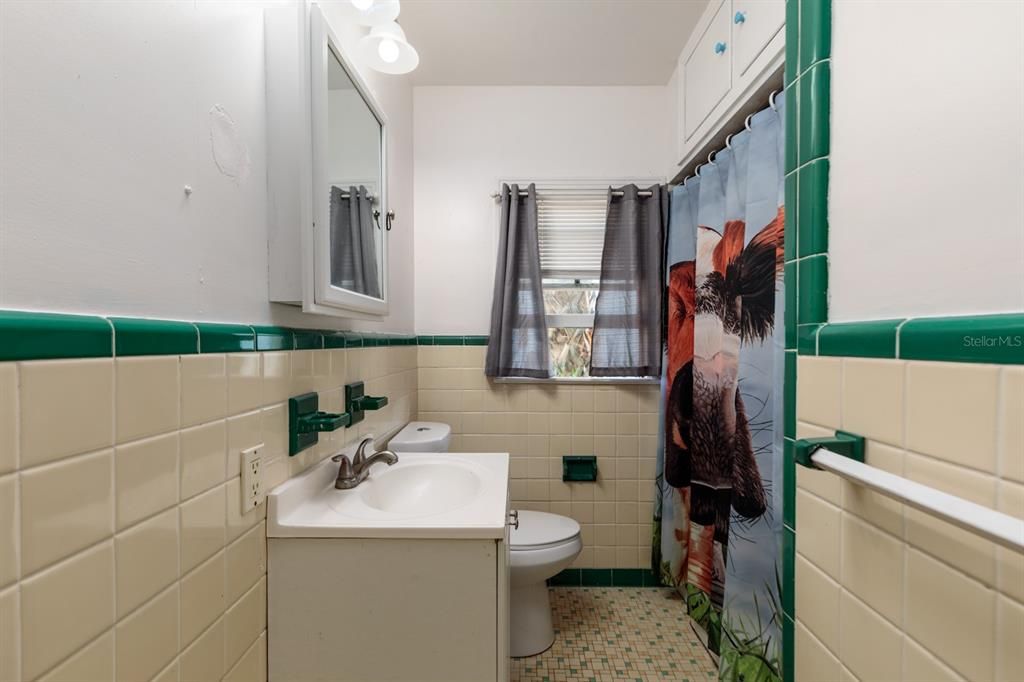 最近售出: $467,000 (2 贝兹, 2 浴室, 1590 平方英尺)