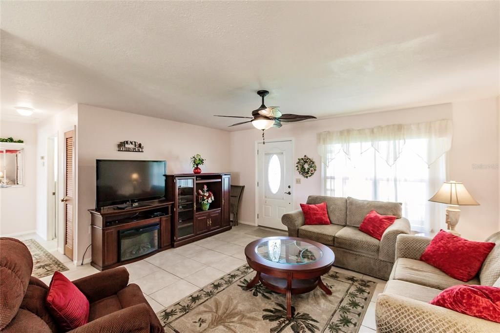 For Sale: $289,000 (3 beds, 2 baths, 1560 Square Feet)