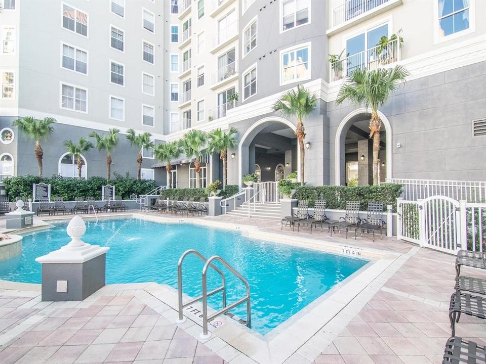 Recently Sold: $585,000 (2 beds, 2 baths, 1184 Square Feet)