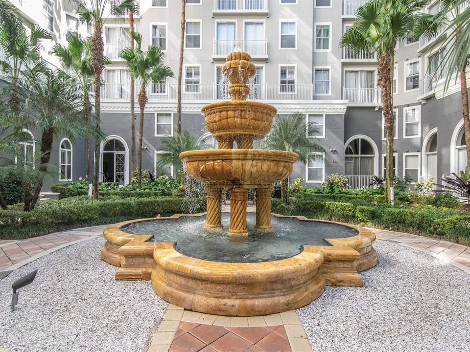 Recently Sold: $585,000 (2 beds, 2 baths, 1184 Square Feet)