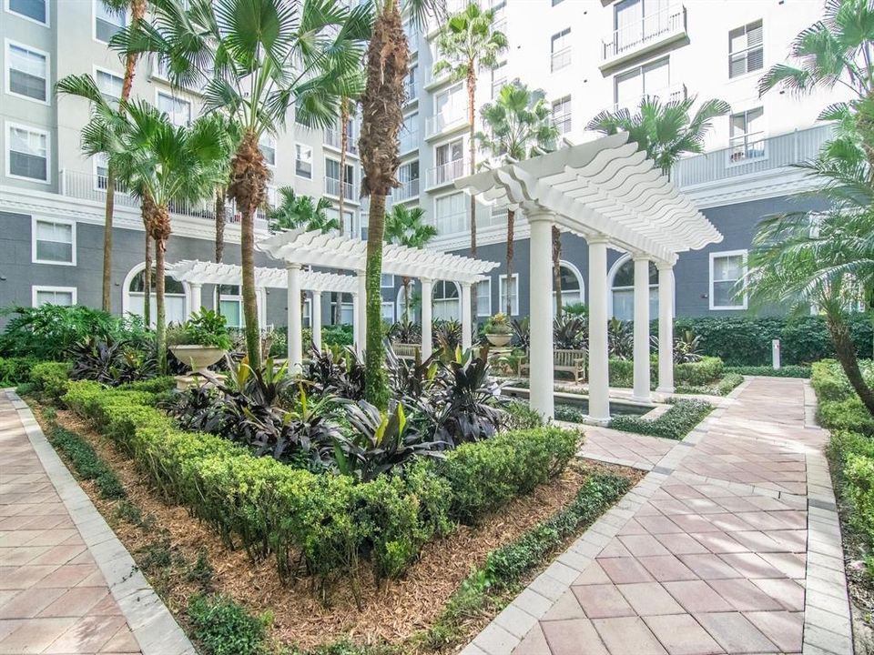Recently Sold: $585,000 (2 beds, 2 baths, 1184 Square Feet)