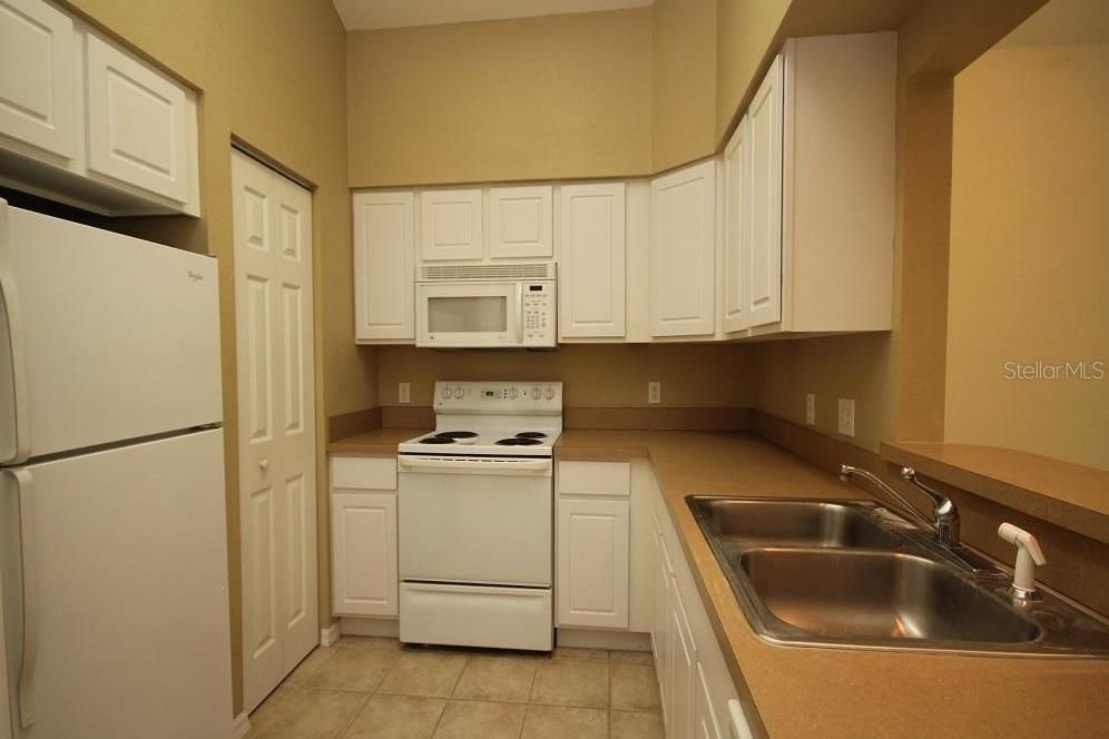 For Rent: $1,650 (2 beds, 2 baths, 1122 Square Feet)