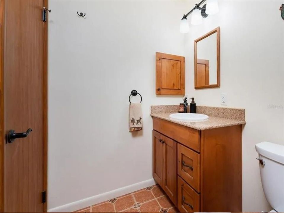Main bathroom vanity