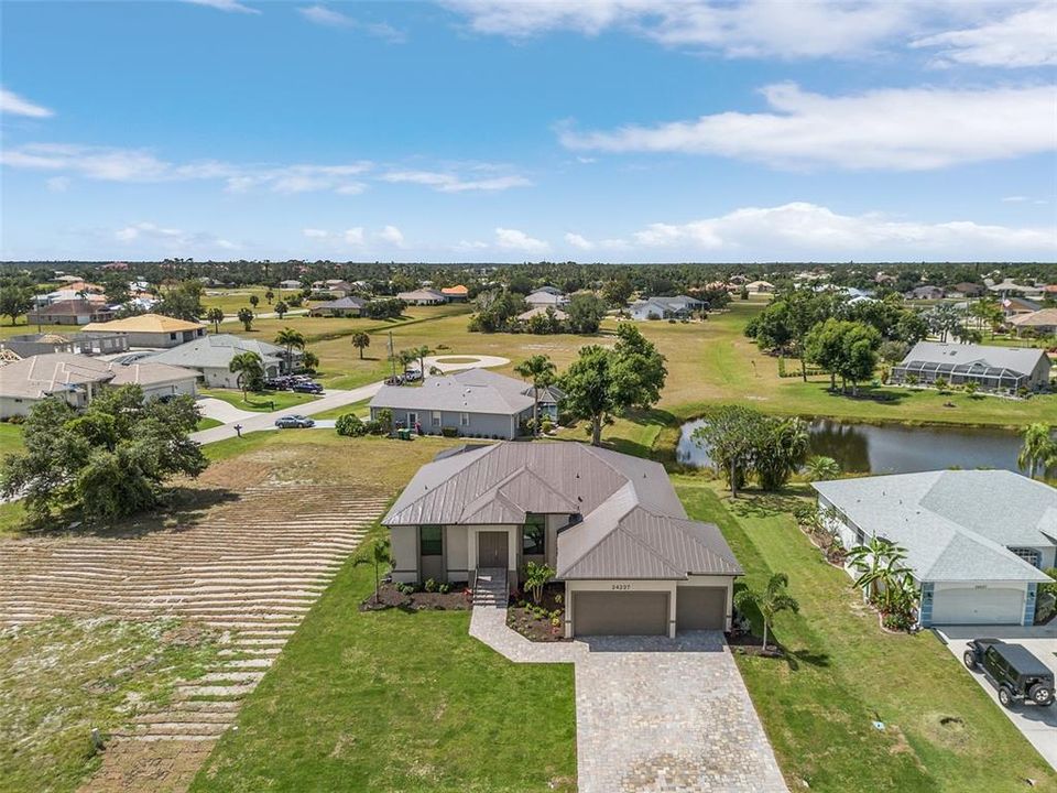 For Sale: $629,000 (3 beds, 3 baths, 1949 Square Feet)