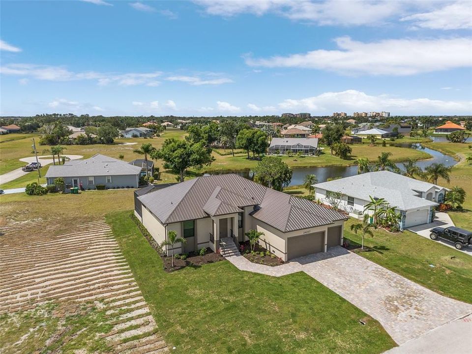 For Sale: $649,000 (3 beds, 3 baths, 1949 Square Feet)