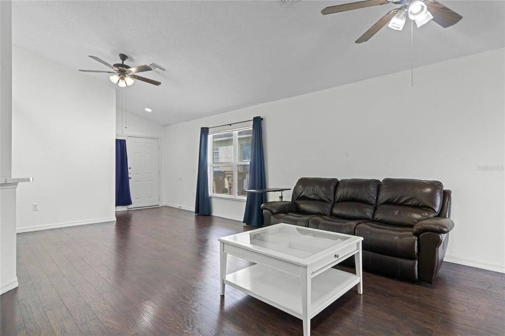 Active With Contract: $380,000 (3 beds, 2 baths, 1542 Square Feet)