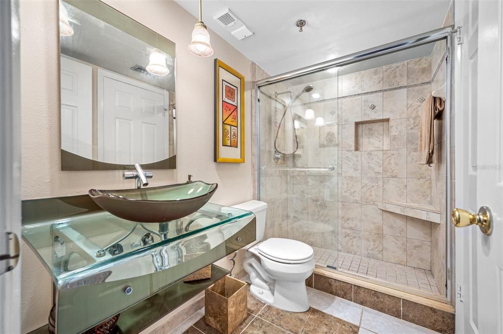 待售: $899,000 (2 贝兹, 2 浴室, 1265 平方英尺)