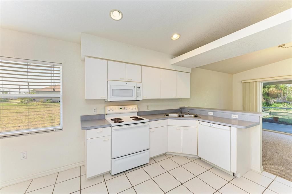 For Sale: $360,000 (3 beds, 2 baths, 1659 Square Feet)
