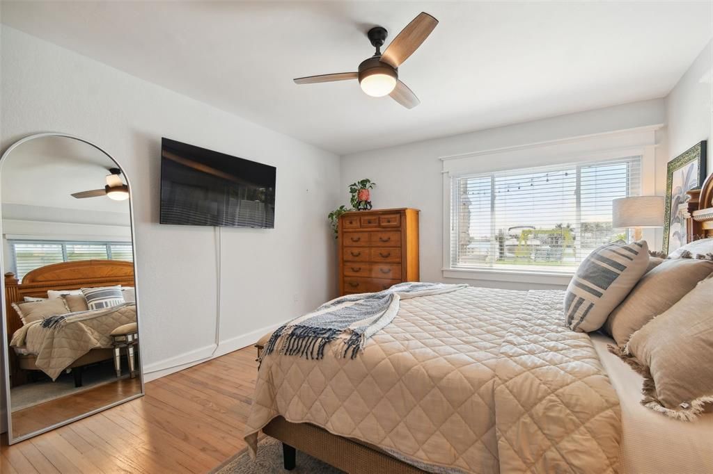 Recently Sold: $1,299,000 (3 beds, 2 baths, 1834 Square Feet)