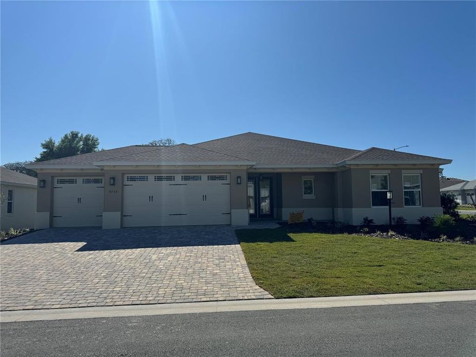 Recently Sold: $543,000 (3 beds, 3 baths, 2870 Square Feet)
