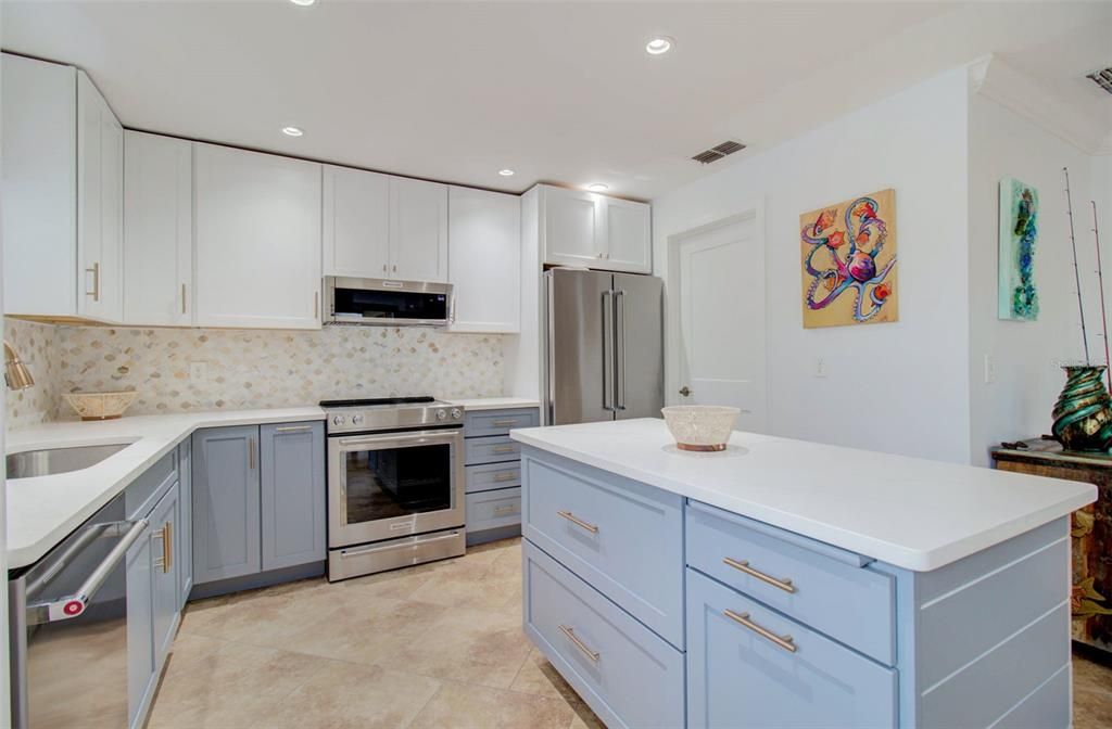 For Sale: $630,000 (2 beds, 2 baths, 1154 Square Feet)