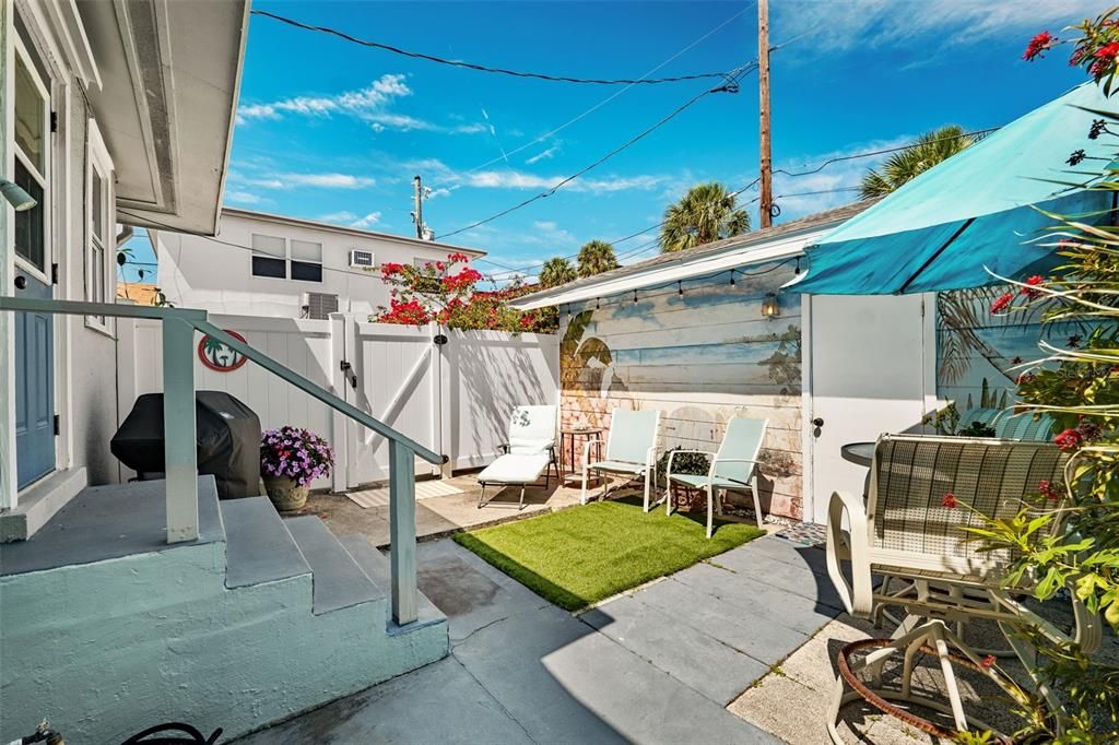 Active With Contract: $1,500,000 (3 beds, 2 baths, 1307 Square Feet)
