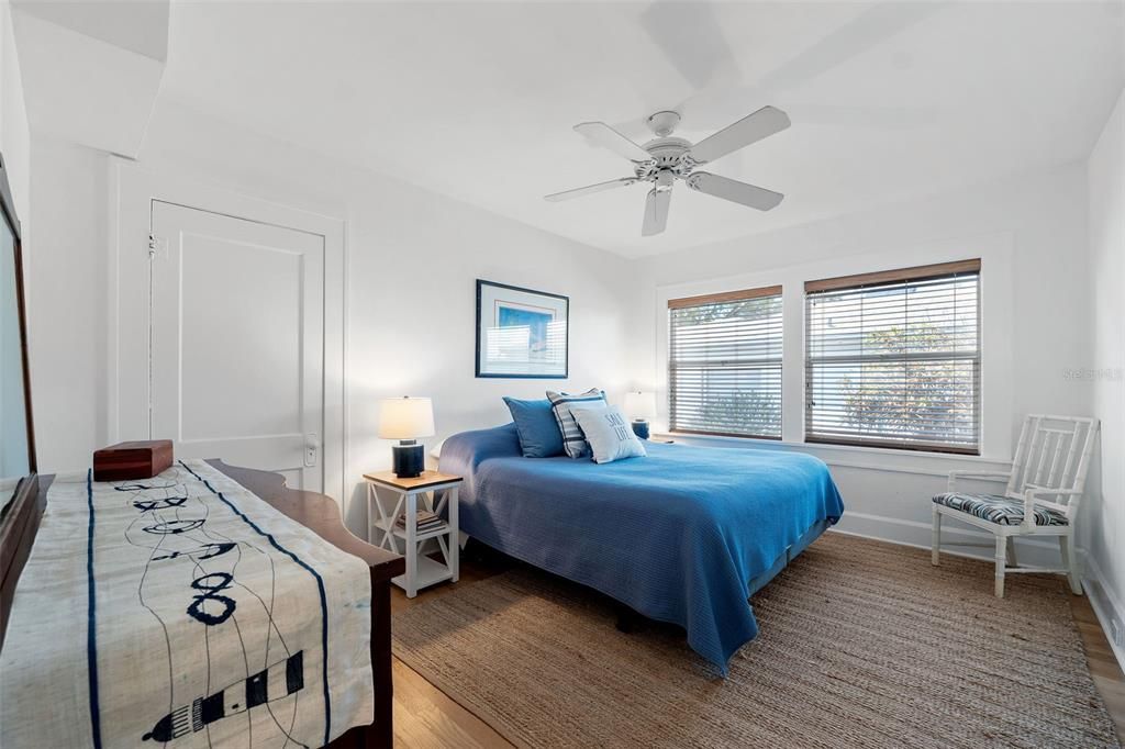 Active With Contract: $1,500,000 (3 beds, 2 baths, 1307 Square Feet)