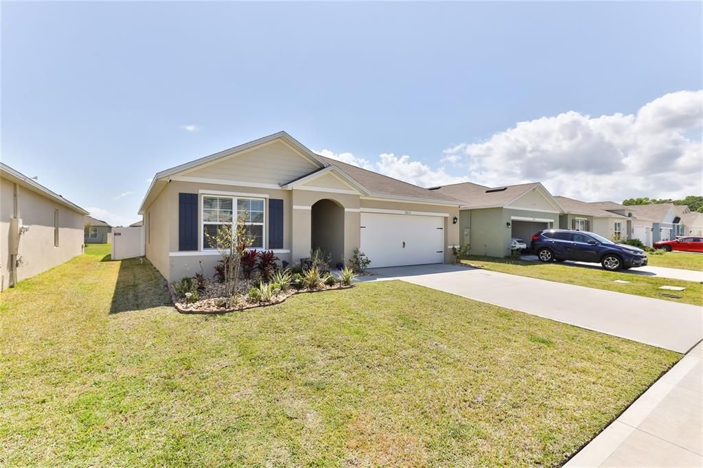 For Sale: $370,000 (3 beds, 2 baths, 1672 Square Feet)