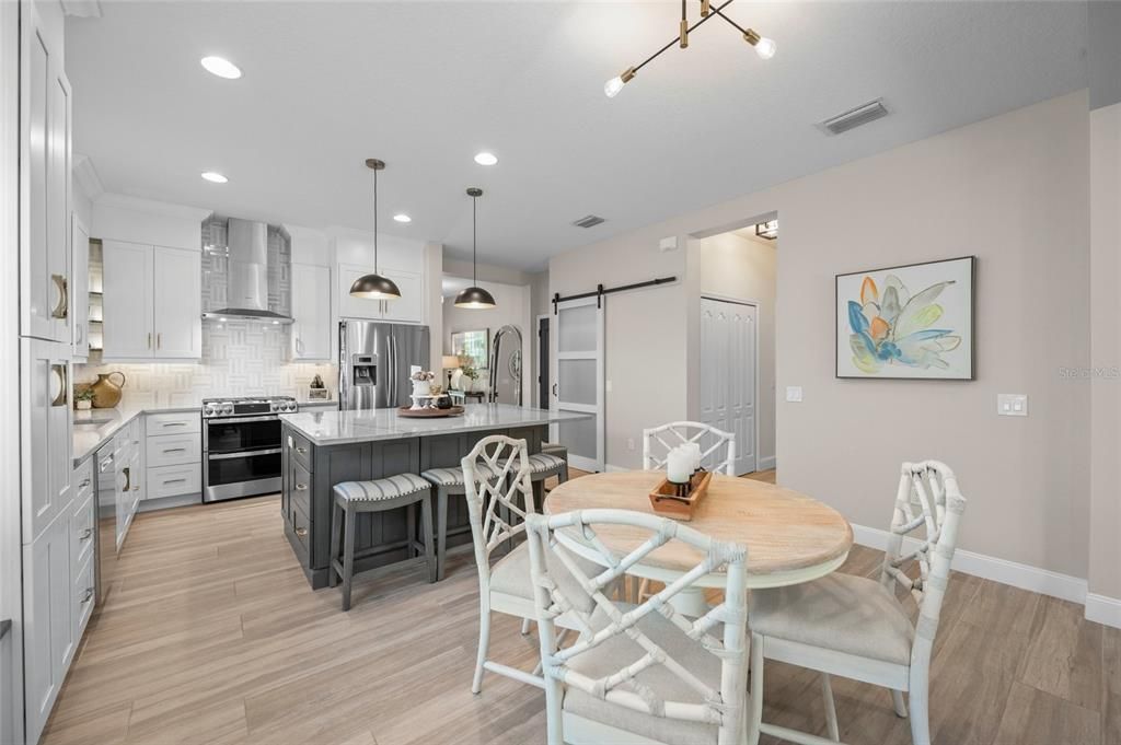 Recently Sold: $650,000 (3 beds, 2 baths, 1744 Square Feet)