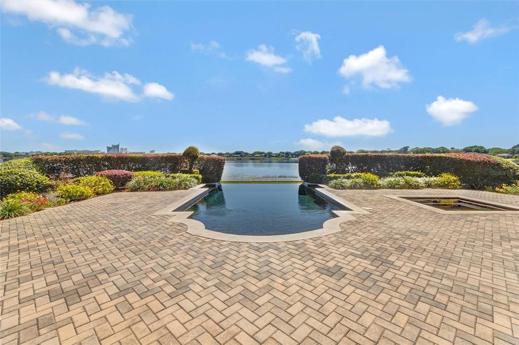 Recently Sold: $2,575,000 (5 beds, 5 baths, 5604 Square Feet)