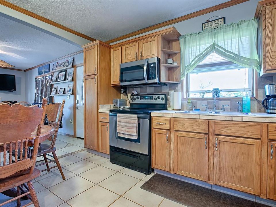 For Sale: $439,000 (3 beds, 2 baths, 1184 Square Feet)