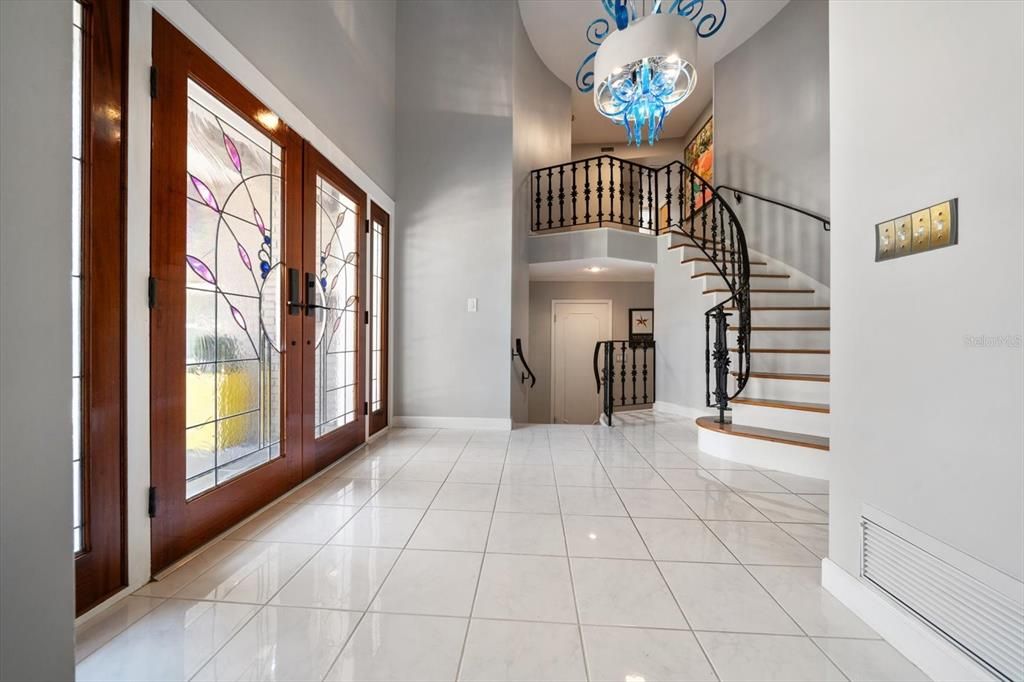 Active With Contract: $799,000 (4 beds, 3 baths, 2424 Square Feet)