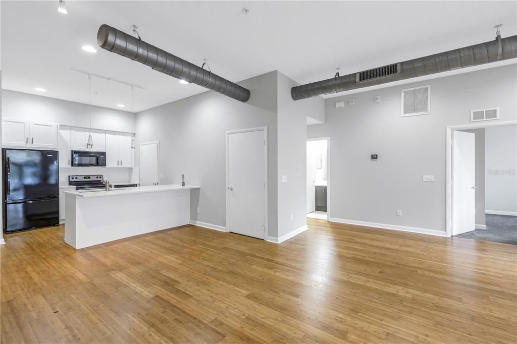 For Sale: $497,400 (2 beds, 2 baths, 1220 Square Feet)