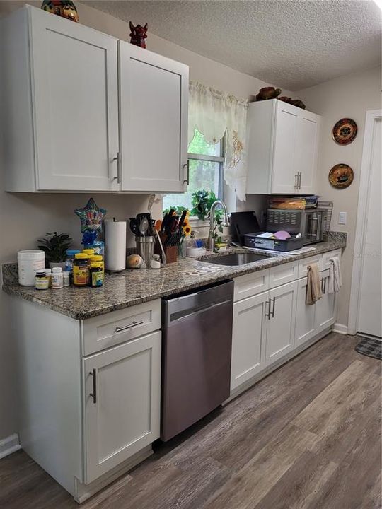 For Sale: $250,000 (3 beds, 1 baths, 962 Square Feet)